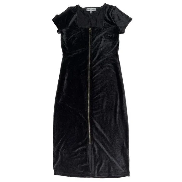 green emerald velvet dress Calvin Klein Women's Shift Dress W/Gold Hardware, Black, 6 at Amazon  Women's Clothing store main image 1